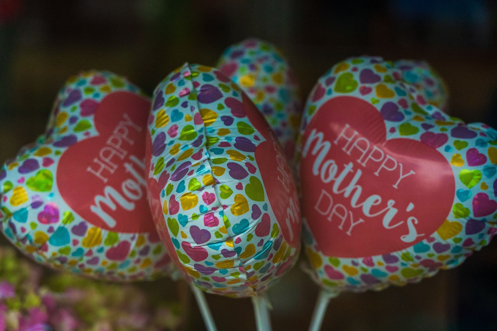 Heart balloons which say happy mothers day
