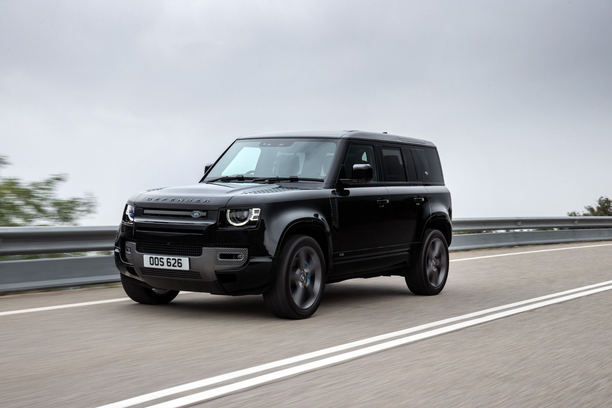 What you need to know about Land Rover’s new bulletproof Defender image